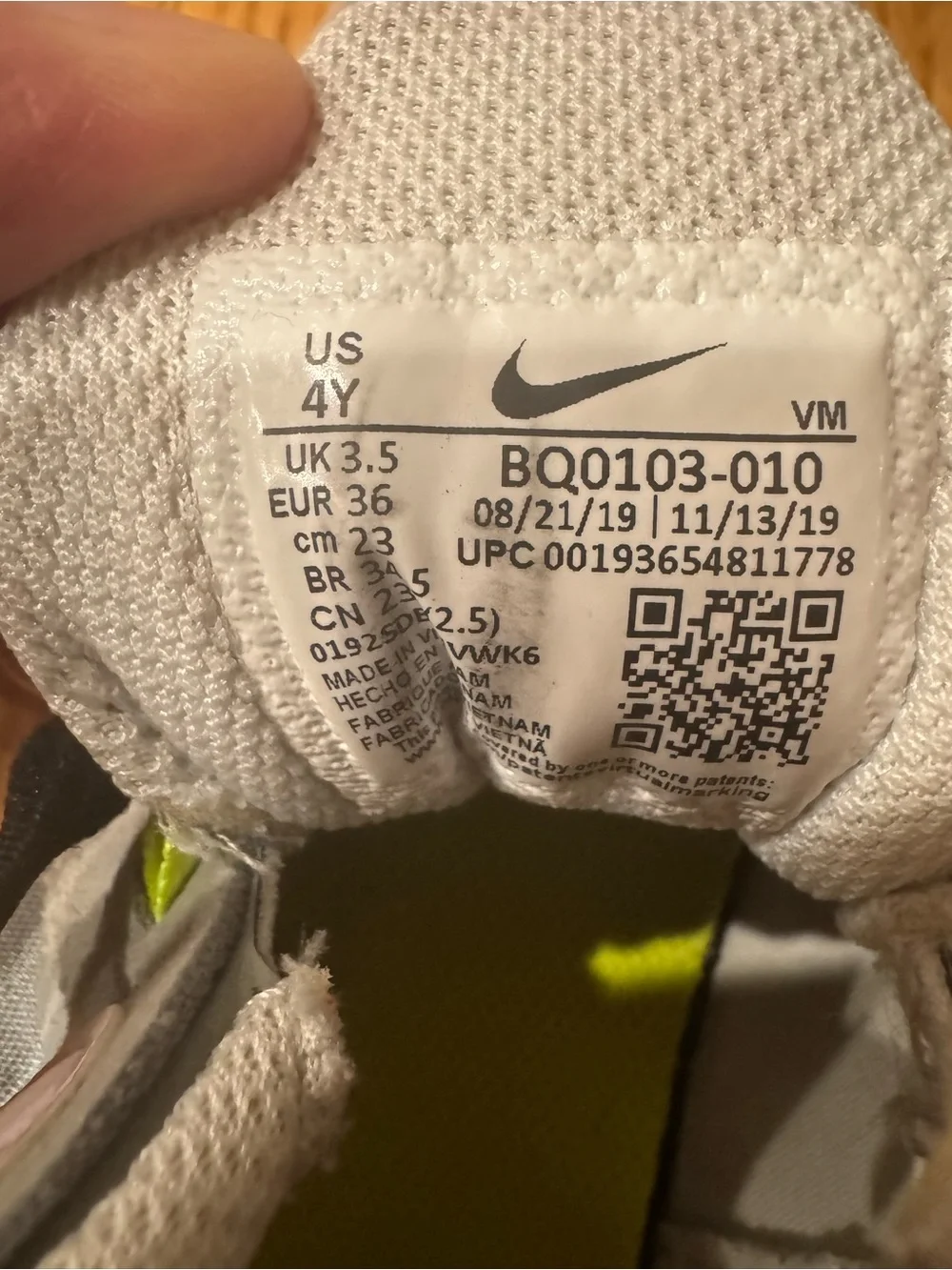 Nike Air70 React Air Max Shoes Size 4